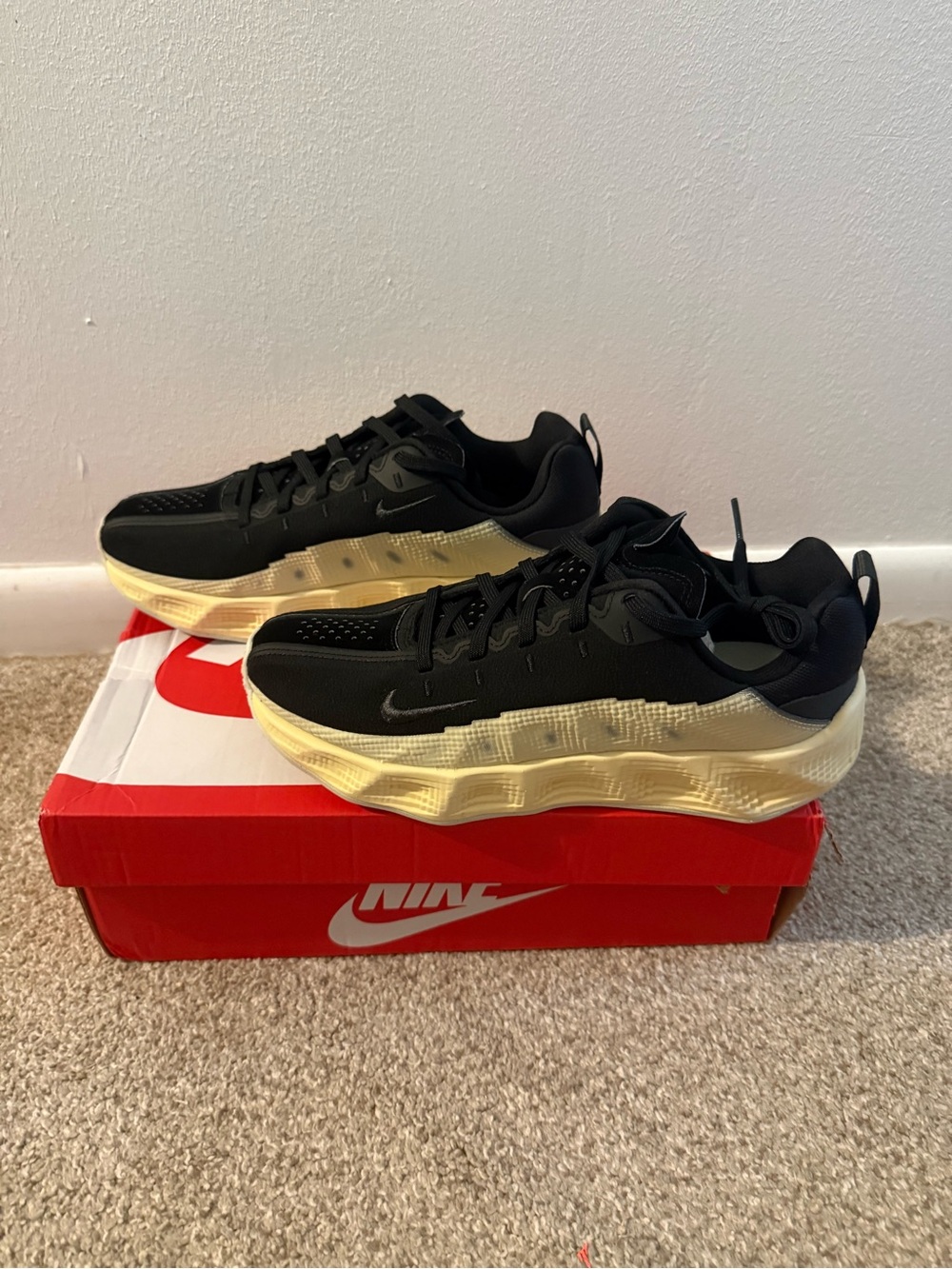 Nike Ava Rover Black and Cream Running Shoes